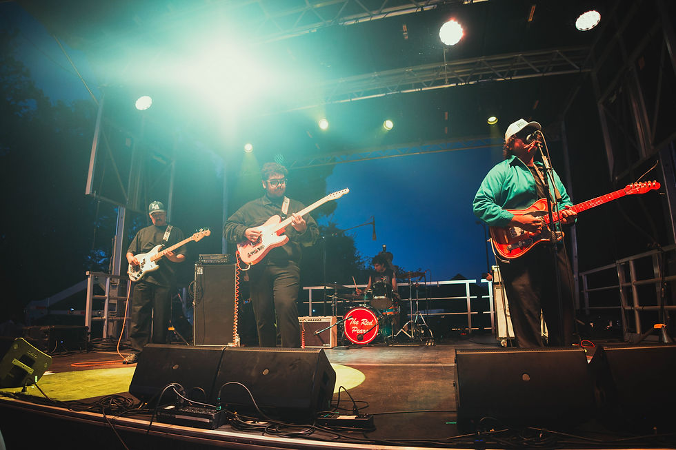 The Red Pears Turn a Free Park Show Into a Night to Remember