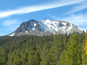  Lassen Volcanic peak