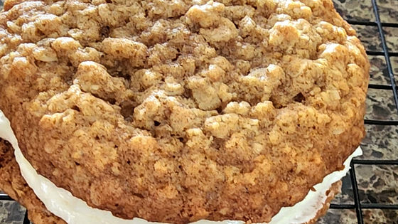 Oatmeal cream pies (2)