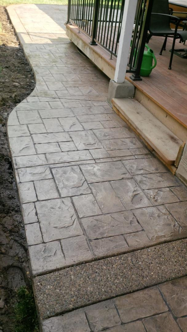 How much does a concrete driveway cost in Canada