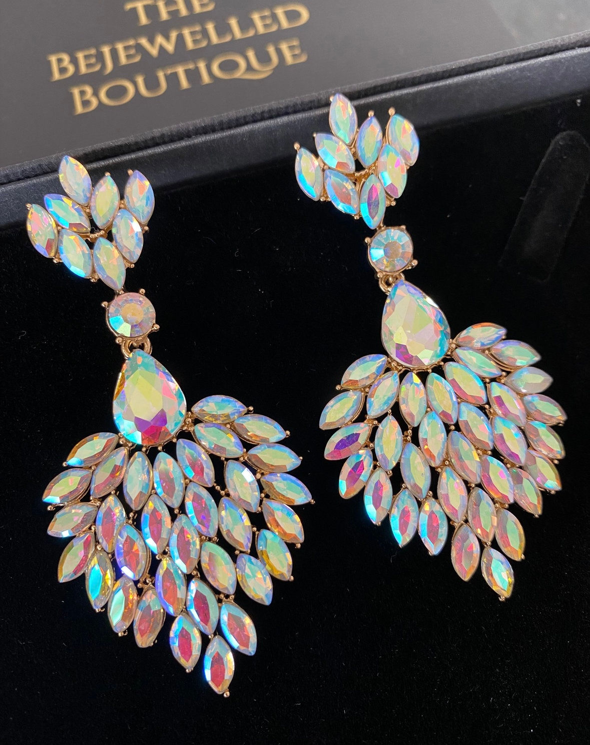 The MONICA earring - AB (Aurora Borealis)
