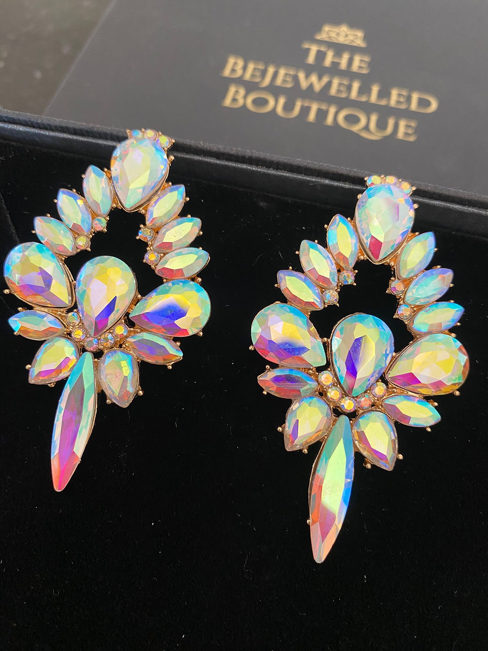 The CHELSIE earring - AB (Aurora Borealis)