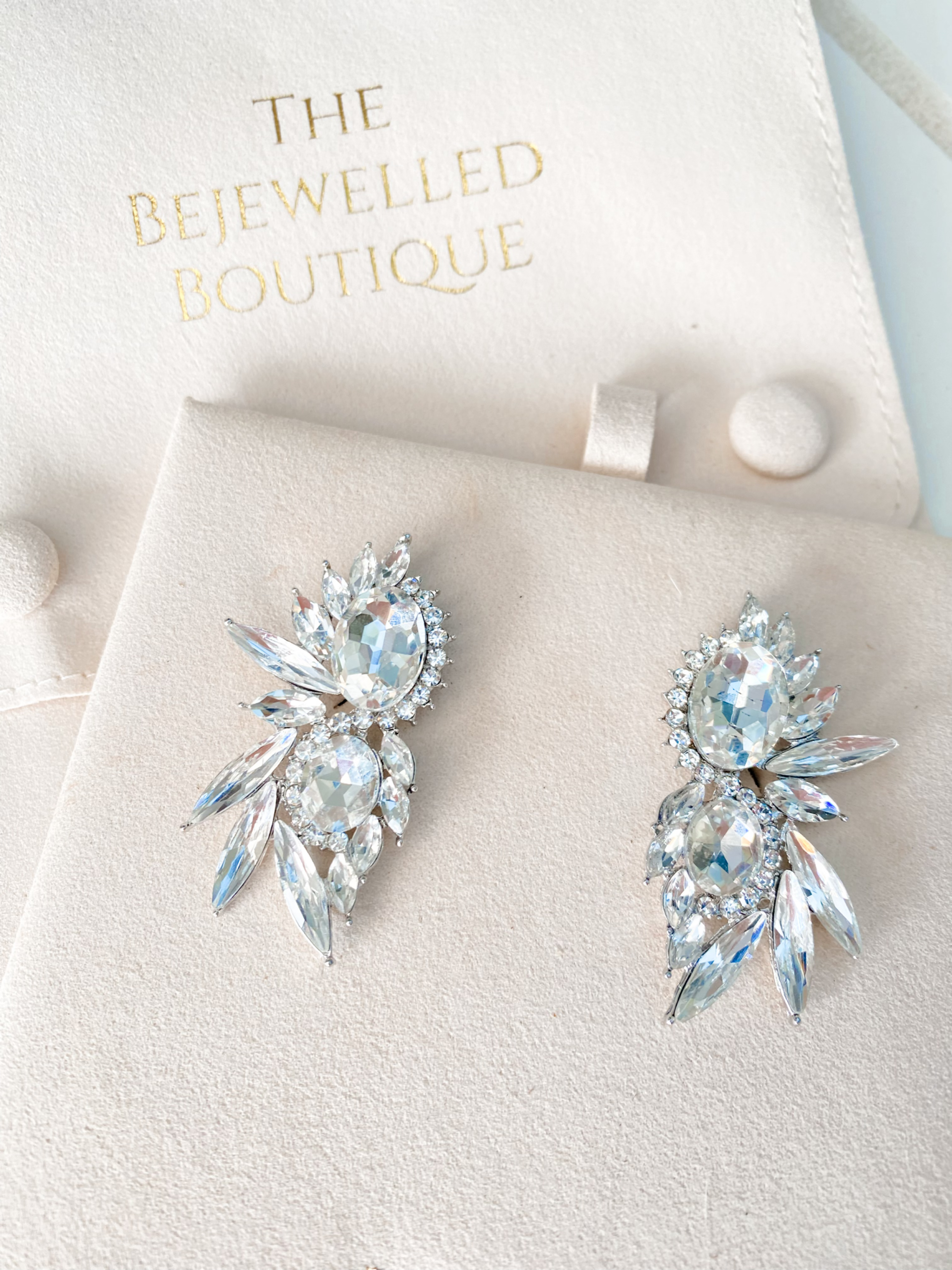 The BETH earring - CRYSTAL CLEAR