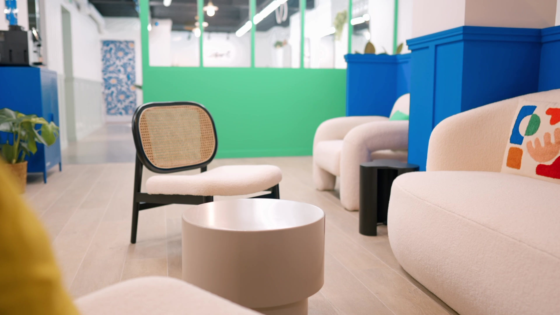 Nomade Coworking Beauté — Fauteuil de coiffure
