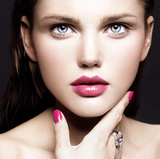 מילוי ועיבוי שפתיים