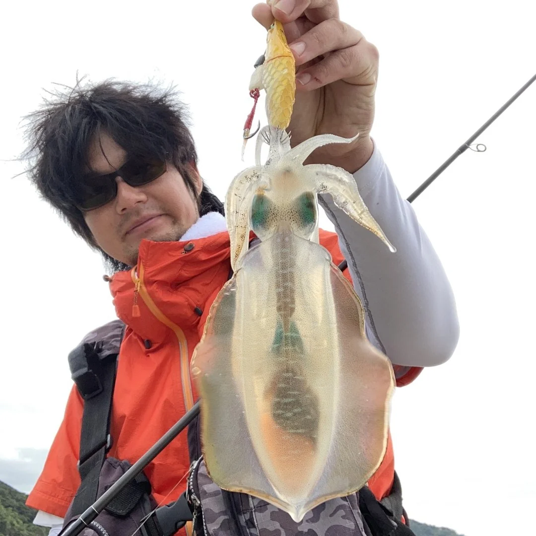 ブレイドロール90でアオリイカを釣る山下勇磨