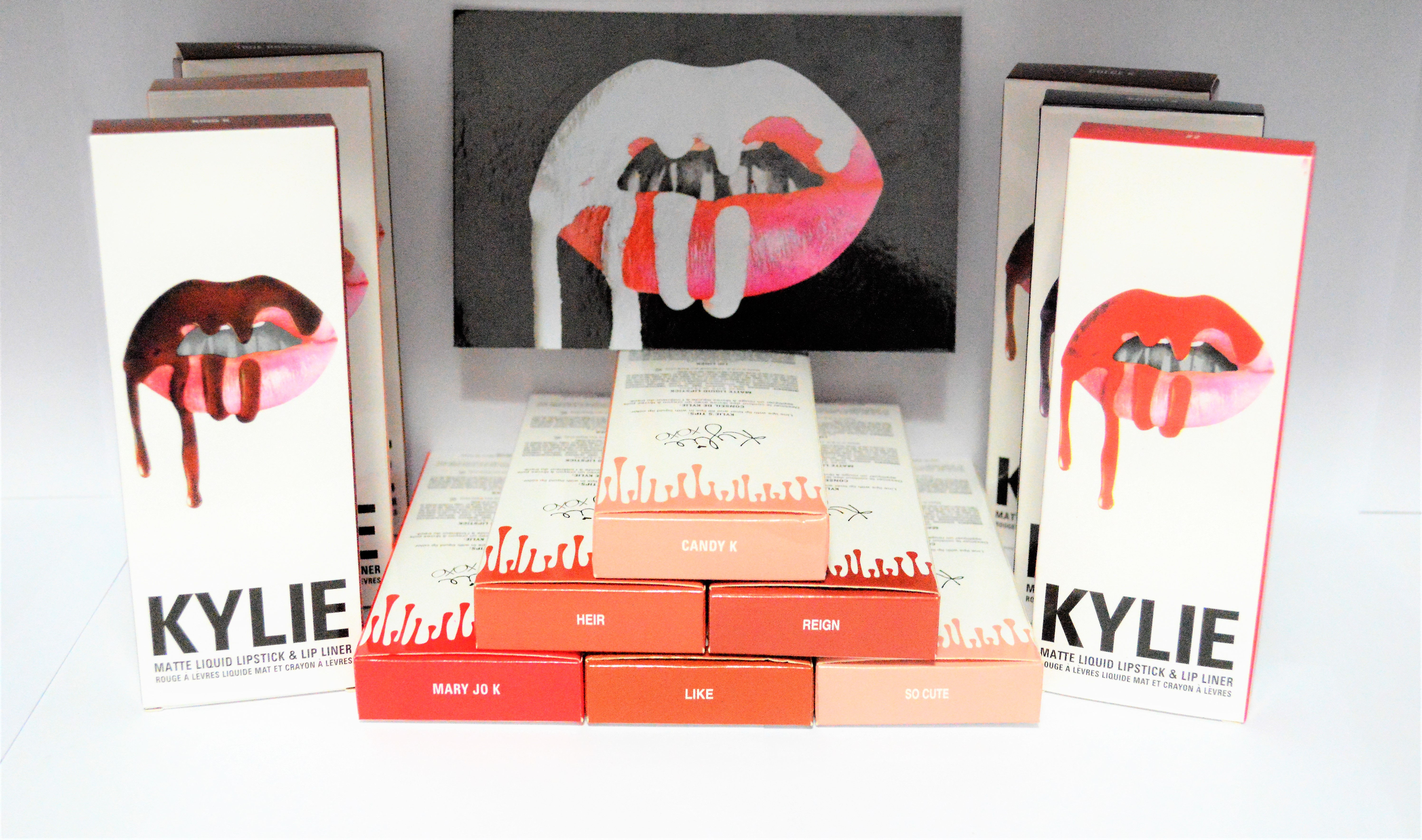 LABIAL + DELINEADOR KYLIE REPLICA A1