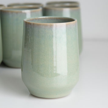 Tumbler in Apple green glazuur. 