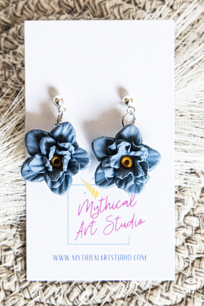 Thumbnail: Ruffled Bloom Dangle Earrings