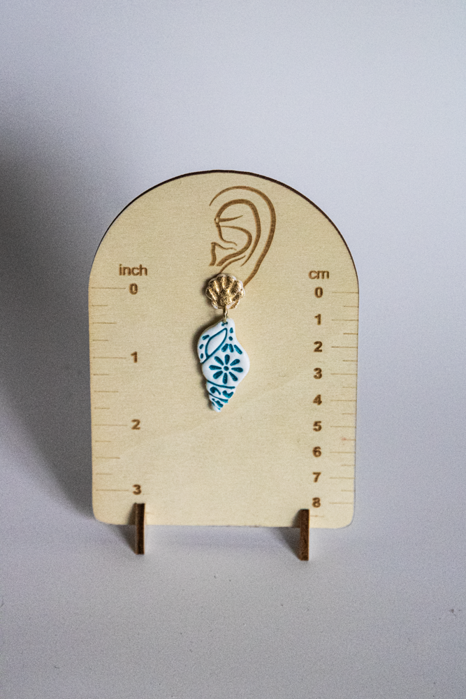 Thumbnail: Golden Tide Shell Dangles