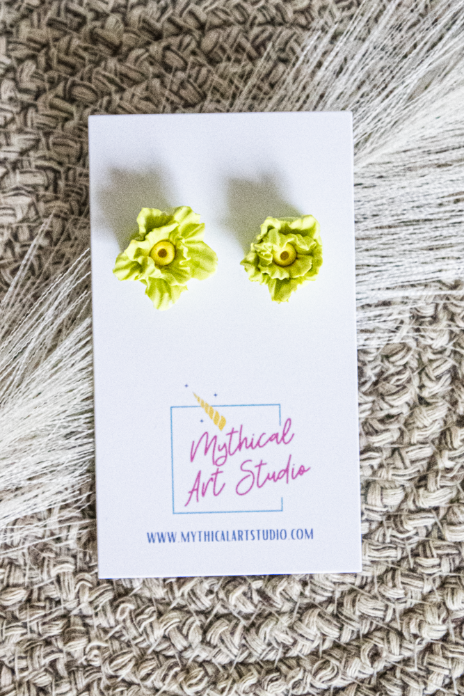 Thumbnail: Ruffled Bloom Stud Earrings