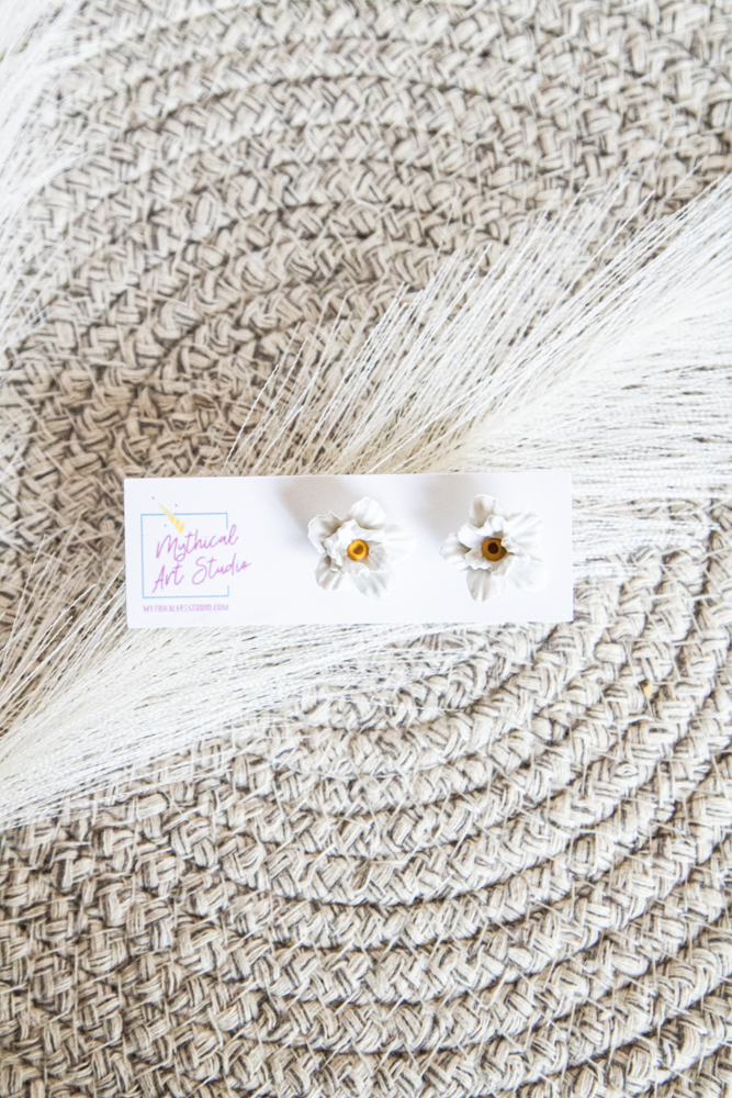 Thumbnail: Ruffled Bloom Stud Earrings
