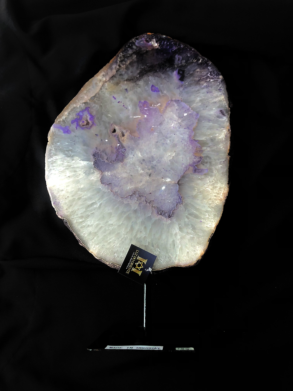 Geodo De Ametista Na Base De Ferro