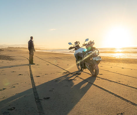 Tramonto in spiaggia in Nuova Zelanda