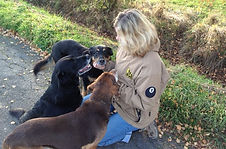 Birgit mit Athos, Luna und Jonny