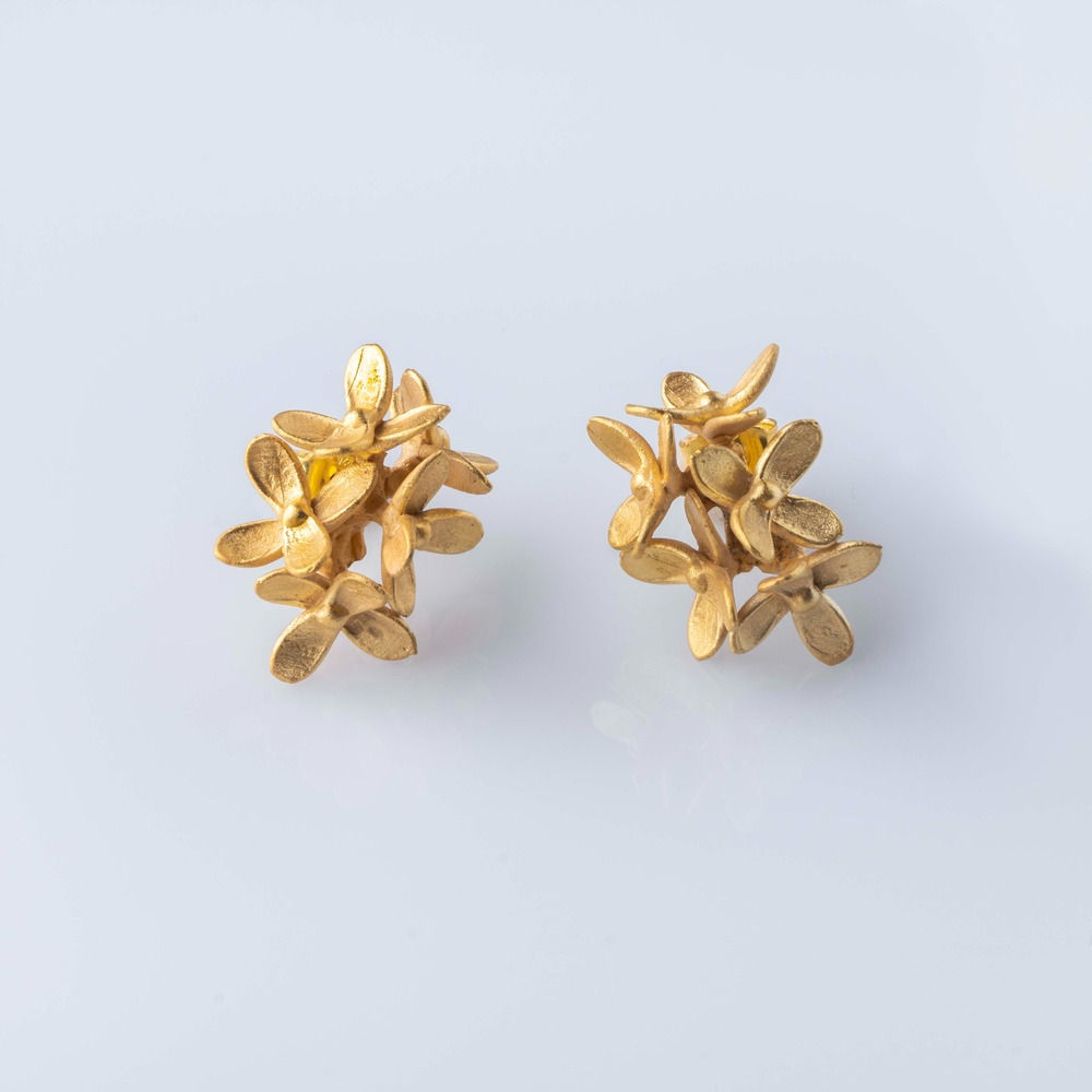 Dreamer Lots of Flowers Earrings, Gold