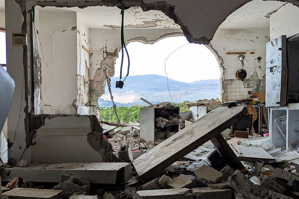 Israelisches Haus, das von einer Rakete getroffen wurde