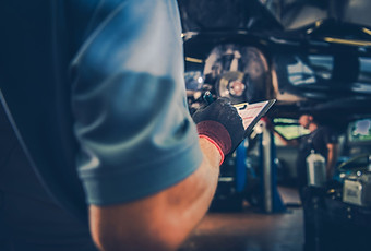 Riparazione meccaniche auto officina FUSCO Acilia