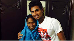 মায়ের কাছে ফিরলেন কাটার মাষ্টার মুস্তাফিজ।