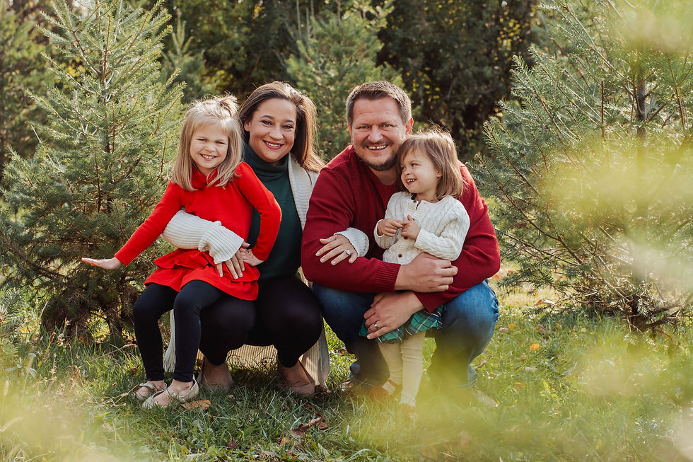 Pittsburgh-family-portraits-Nutbrown's-Christmas-tree-farm
