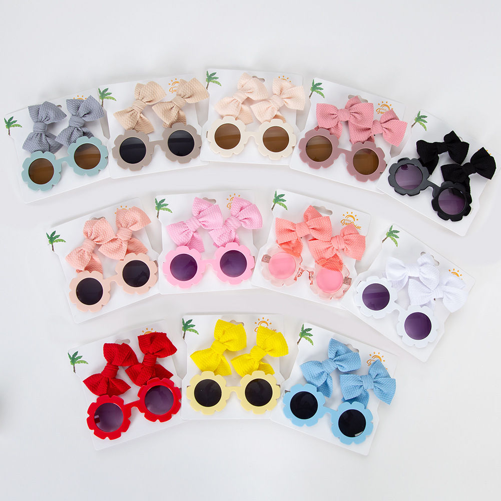 Kids eye glasses  and hair pin