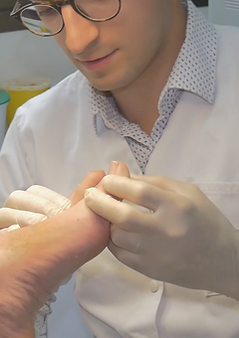 Traitement des verrues plantaires réalisé à paris 16 dans le cabinet de pédicure-podologue nommé Centre de Podologie Paris 16 - Auteuil 