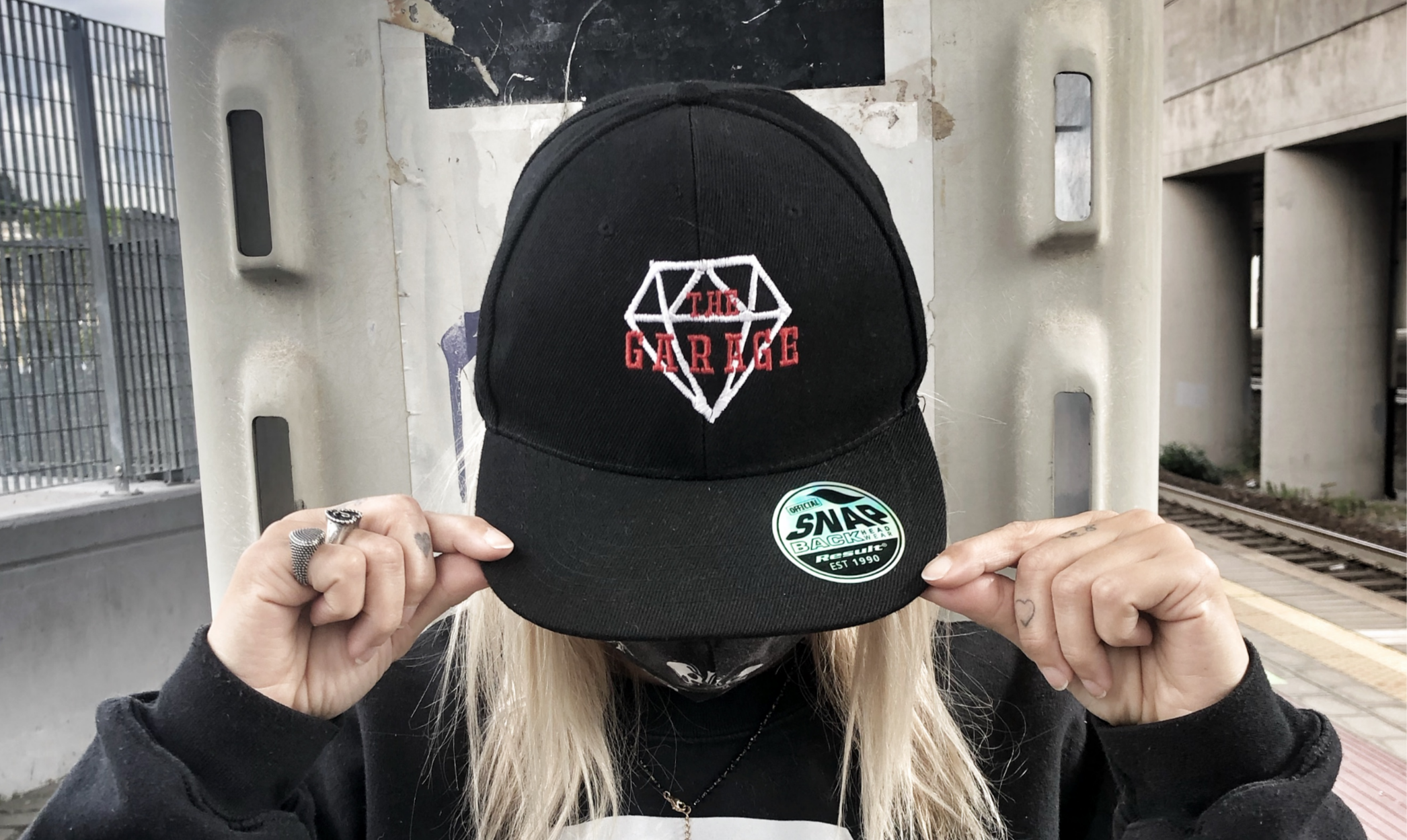 Cappello nero logo classic