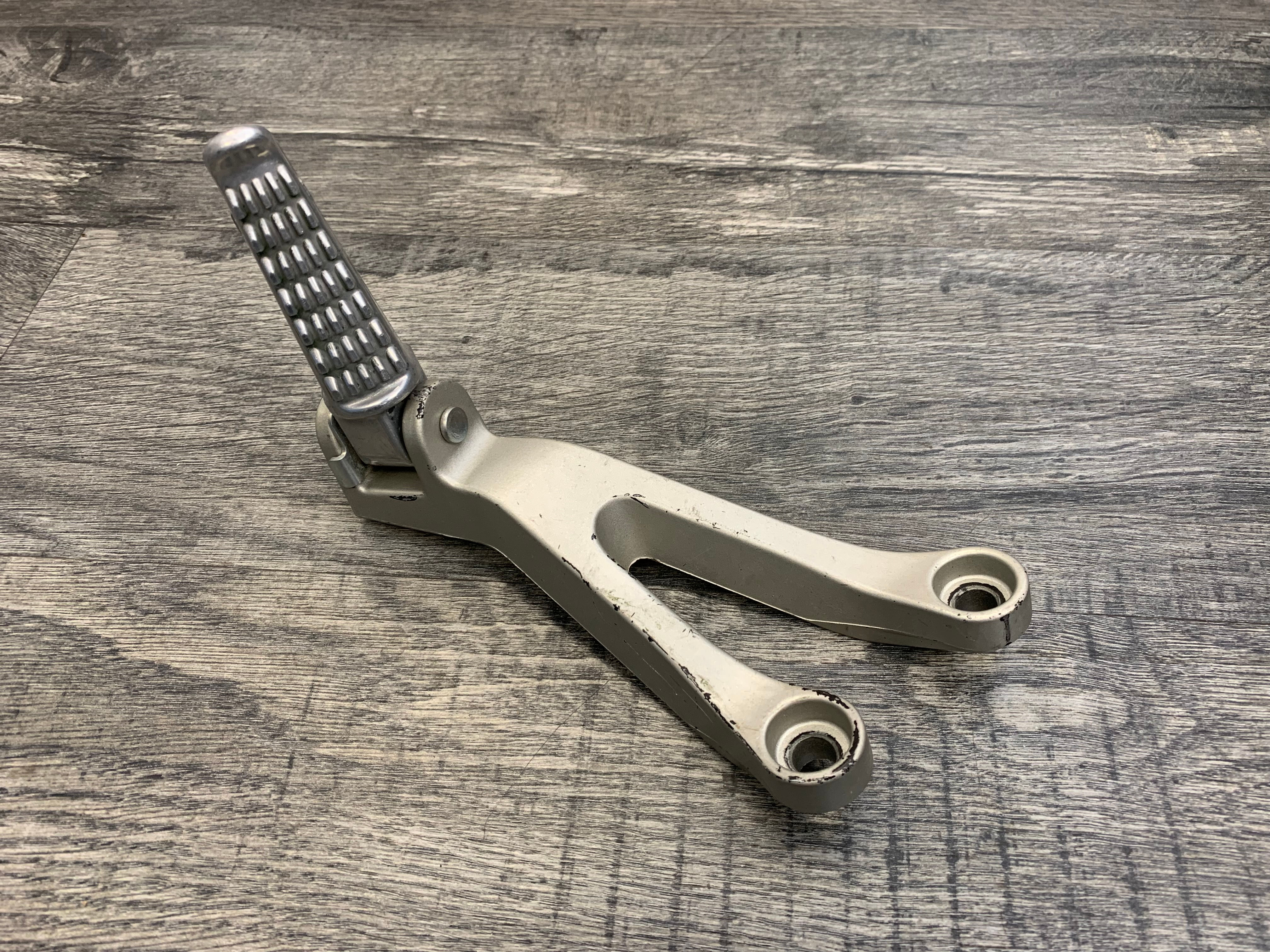 Kawasaki ZX6R ZX6G ZX9R Ninja OEM Rear Left Passenger Footrest Peg Bracket #2