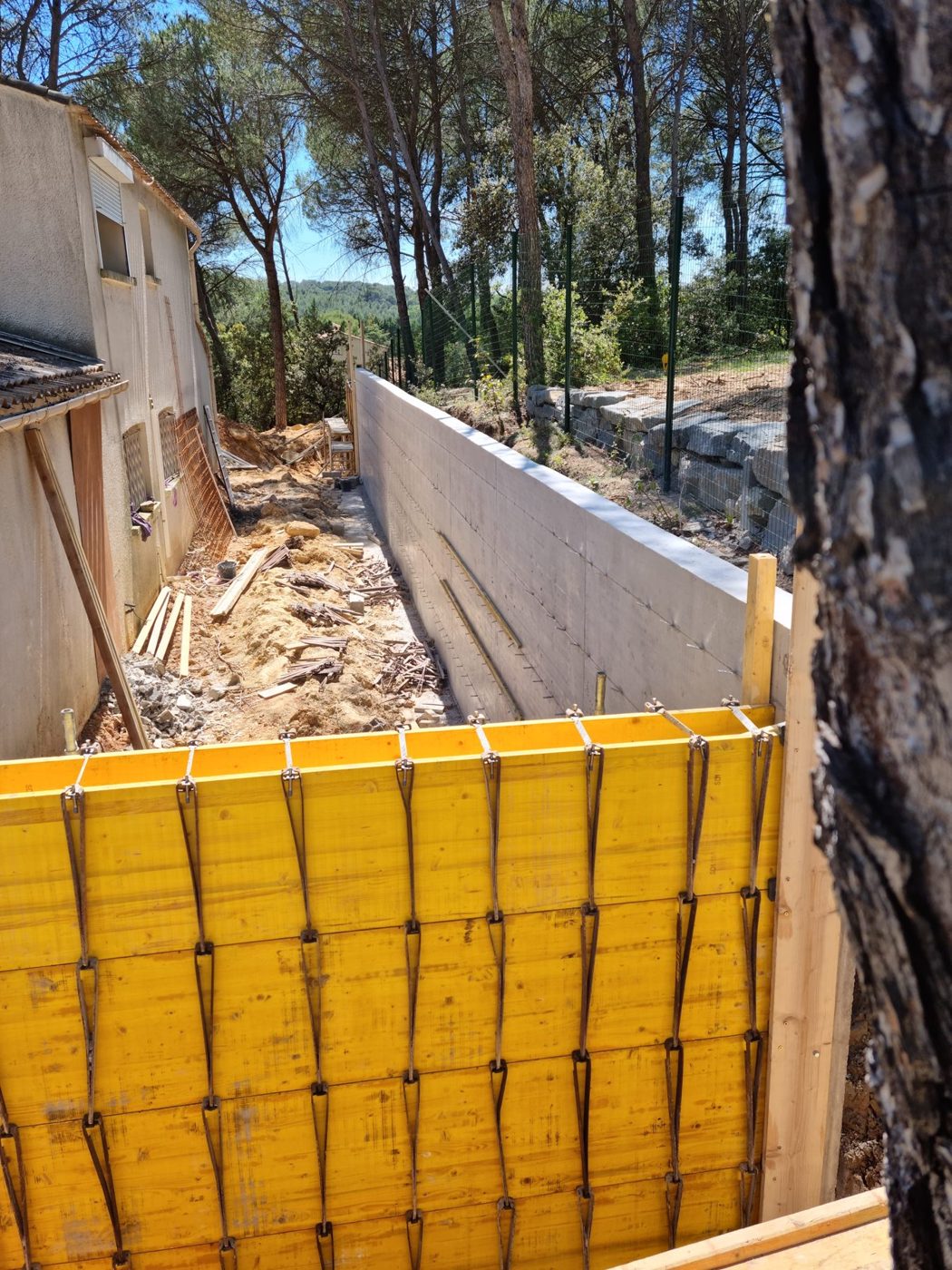 Mur de soutènement : coffrage avant coulage