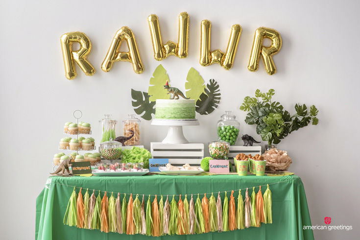 dinosaur dessert table