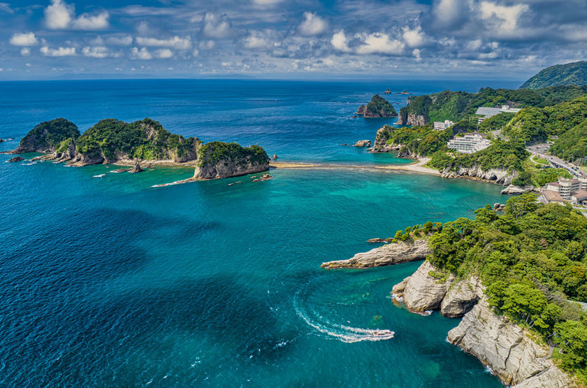 flying over Dougashima