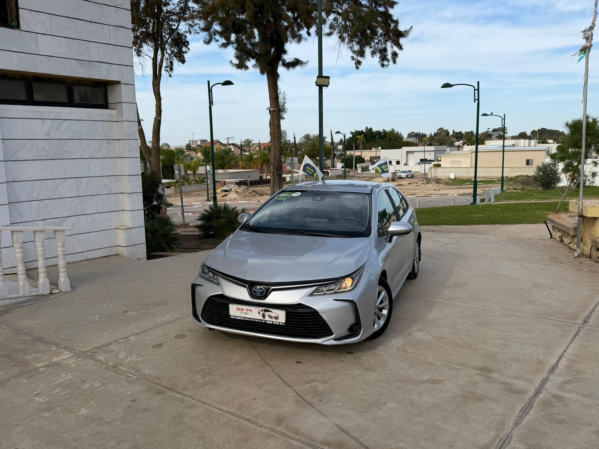 תמונות רכב טויוטה COROLLA HSD SDN