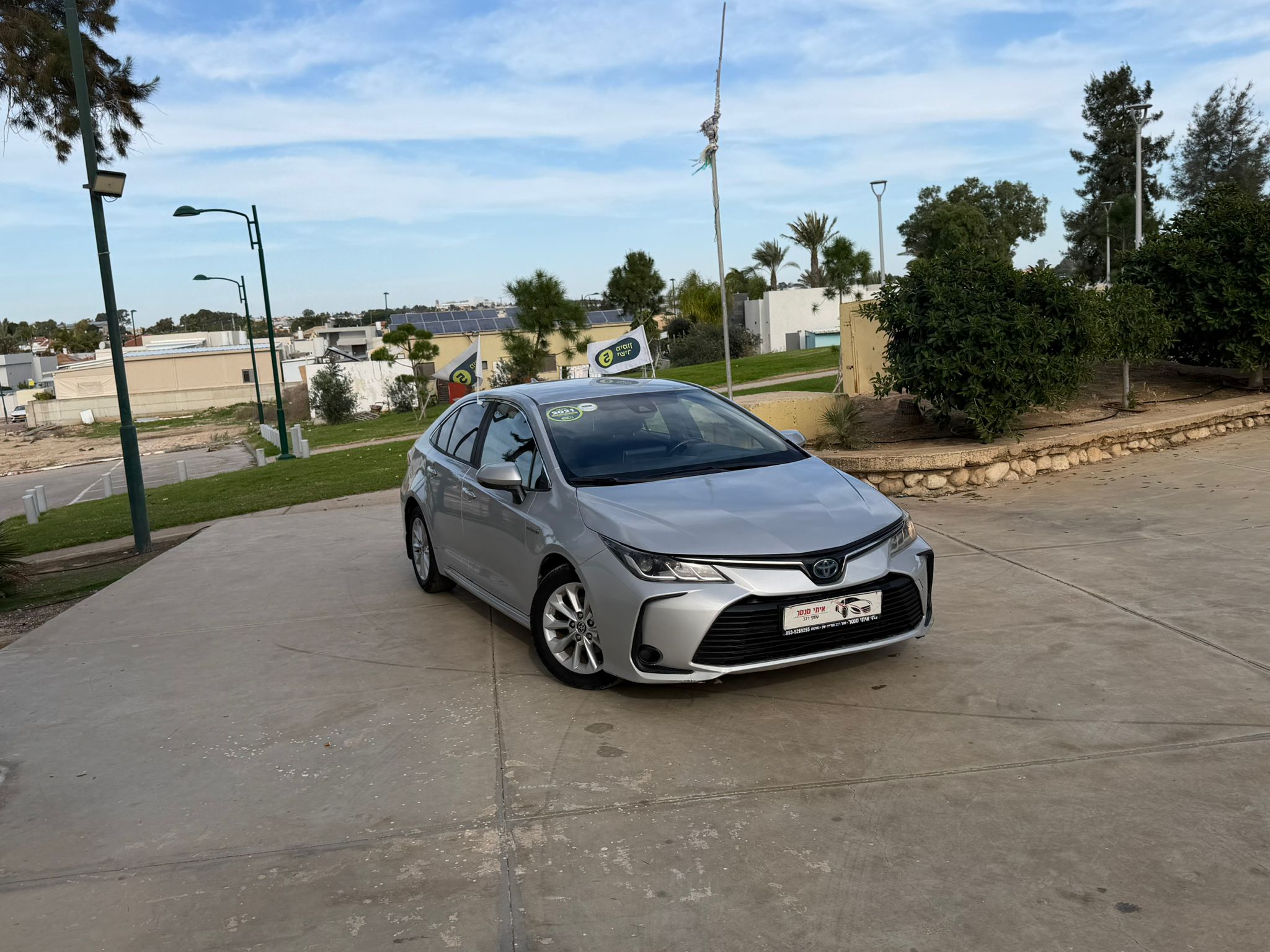 תמונות רכב טויוטה COROLLA HSD SDN