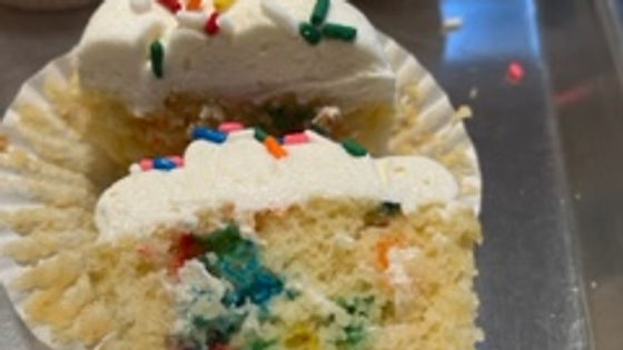 Confetti cupcakes