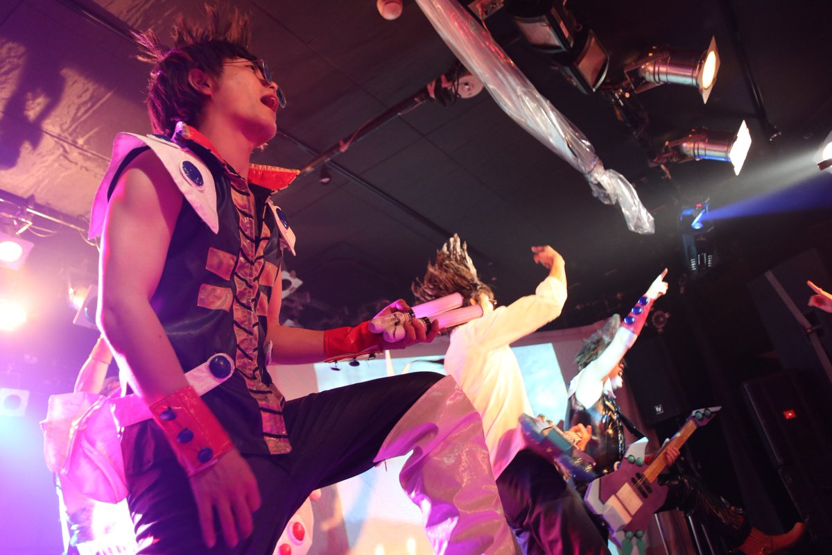 マクロスナイト About Us