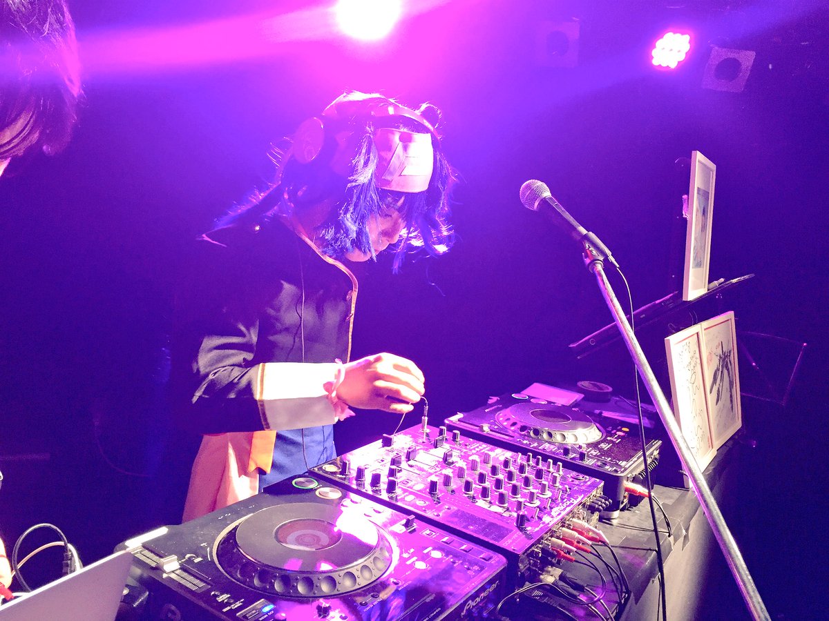 マクロスナイト About Us