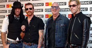 A banda Eagles Of Death Metal anuncia suas datas de tour para 2016
