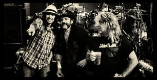 Motorhead: é inaugurada escultura em homenagem à Lemmy Kilmister