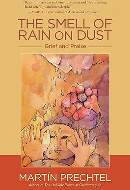 A decolonial approach to the grief process including different types of grief, how to use spirituality and nature to help, and ways to metabolize and use it for nurturing. Prechtel reframes grief as a form of generosity, which praises life and what we have lost.
Un enfoque descolonial del proceso de duelo que abarca los distintos tipos de duelo, cómo recurrir a la espiritualidad y a la naturaleza para encontrar consuelo, y formas de asimilarlo y utilizarlo para crecer. Prechtel replantea el duelo como una forma de generosidad que celebra la vida y lo que hemos perdido.