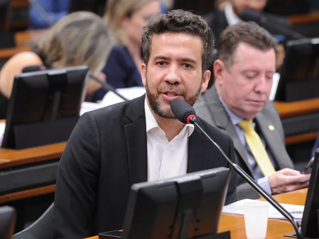 A Extinção do PL e os Impactos na Democracia Brasileira: Entenda o Caso