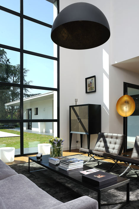 villa contemporaine luxe neuve californienne architecte Lyon Erick Saillet toit plat