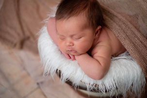 Ensaio newborn - bebê no balde