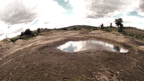 Sítio na margem do rio Taperoa com o leito seco_edited.jpg