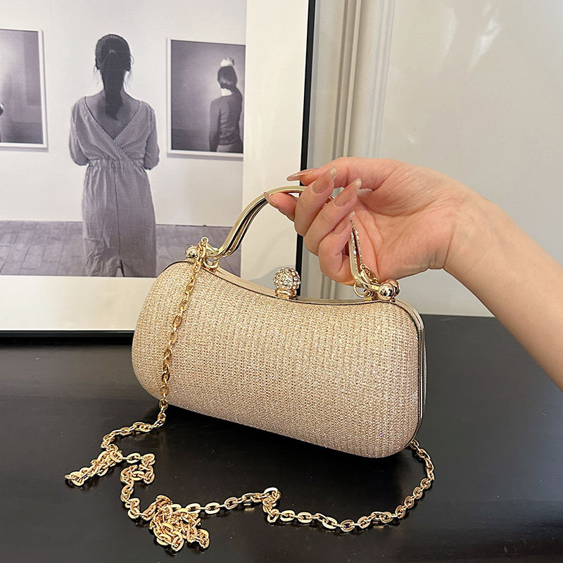 Evening party bags: This year, there is a trend for sophisticated and feminine w