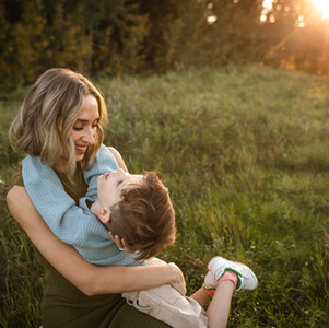 Capturing the Magic: Sunset Golden Hour Tips for Stunning Family Photography in Edmonton