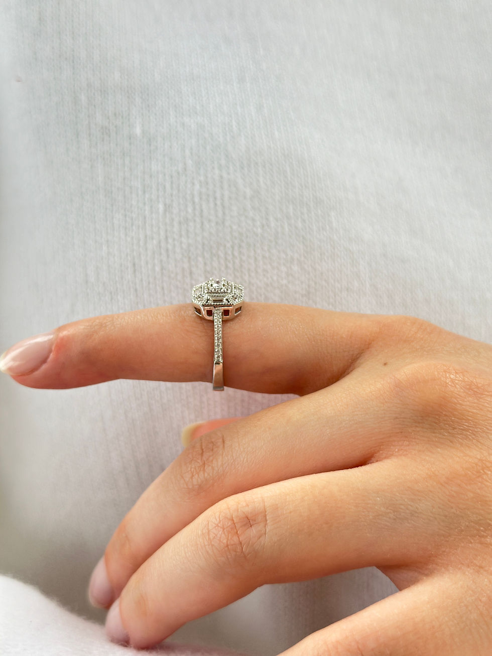 Thumbnail: Sparkling Sophistication: Sterling Silver Ring Adorned with Zircon Accents