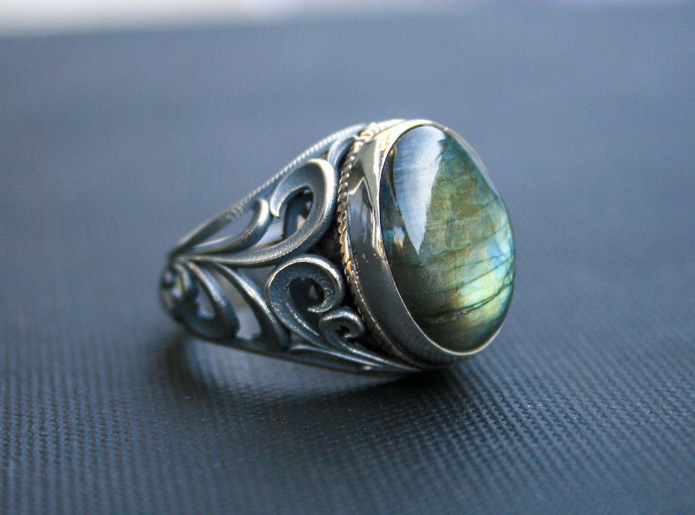 Thumbnail: Vintage Labradorite Silver Ring – Handmade 925 Sterling Gemstone Gift for Him or