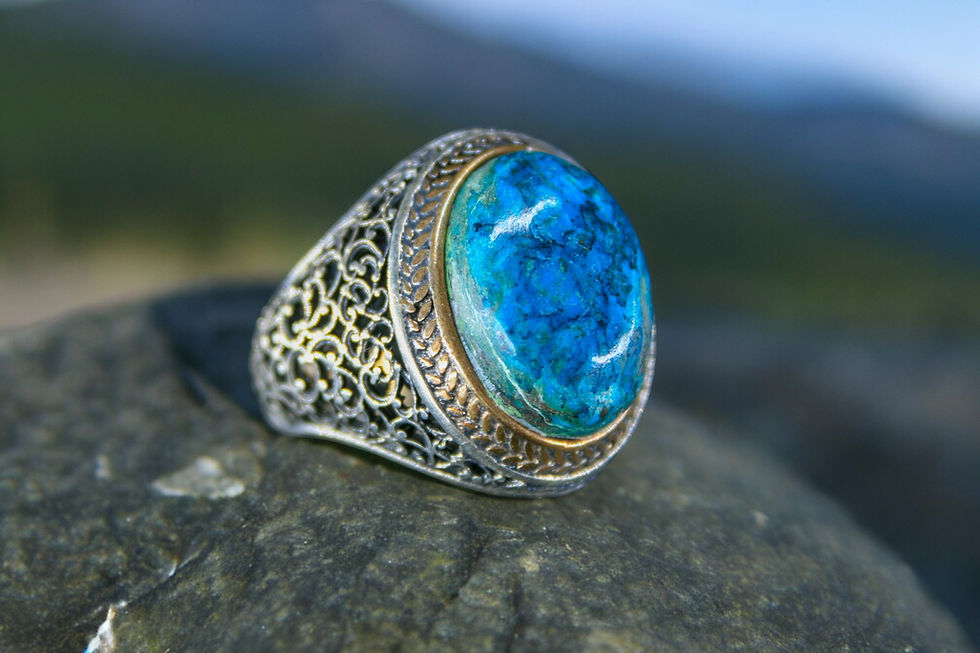 Thumbnail: Heavenly Elegance: Sterling Silver Ring with Azurite Stone