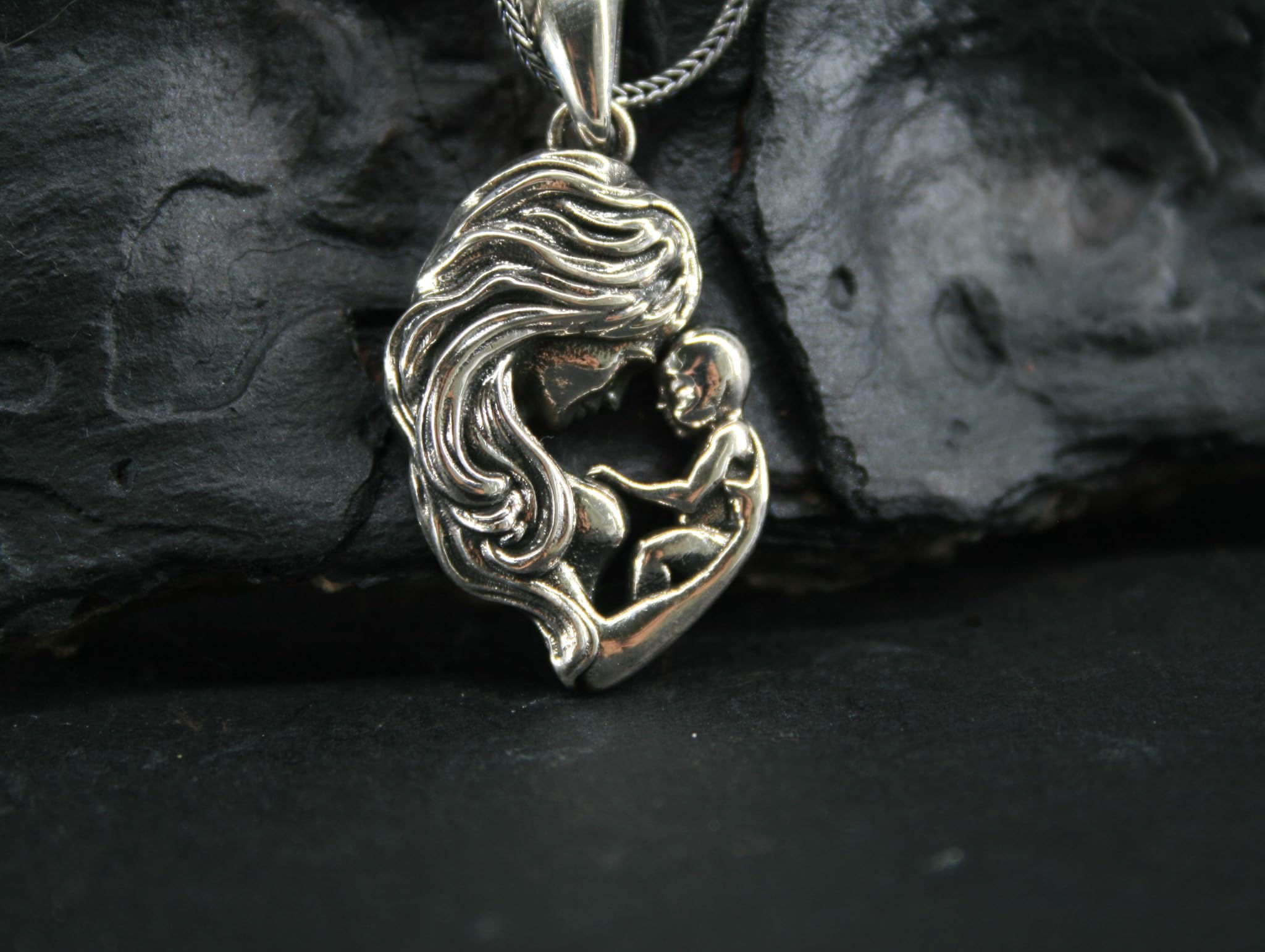 Elegant Beauty: Mothers Love Necklace,925 Sterling Silver Necklace for Timeless