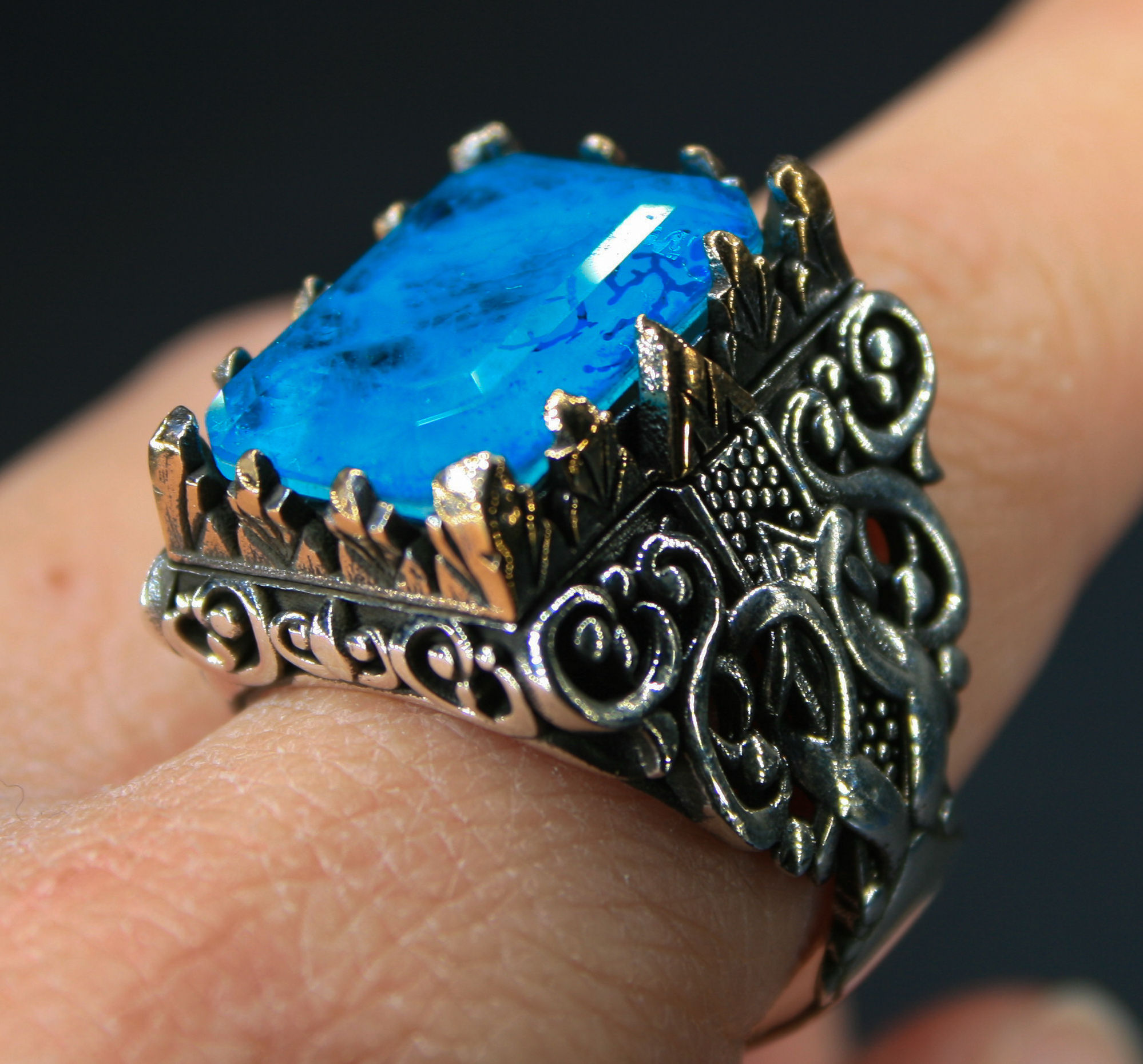 Vintage-Inspired Silver Ring with Stunning Blue Paraiba Stone
